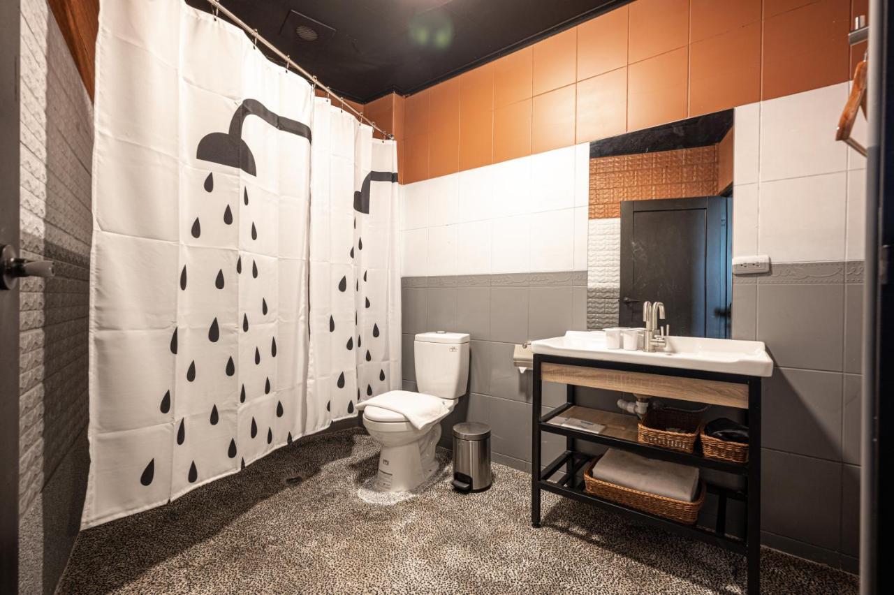 Motel 東旅驛棧 à Jiaoxi Extérieur photo